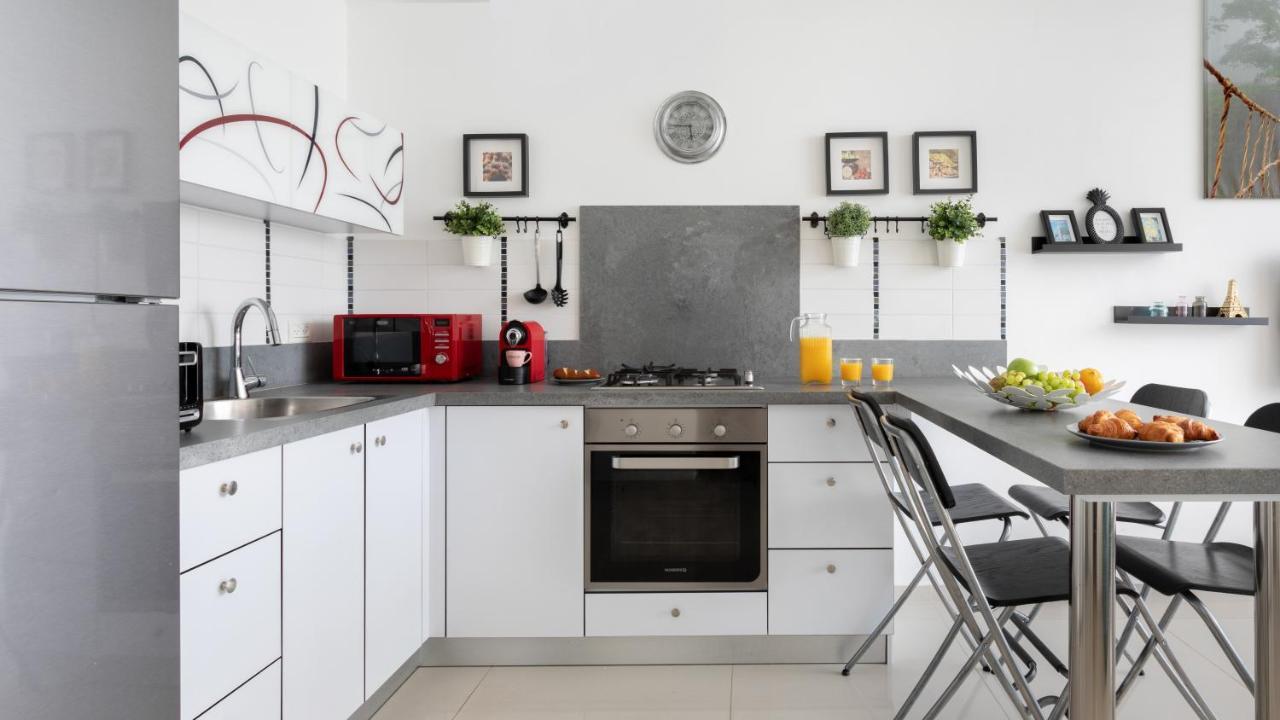 Stylish 1Br Flat For 4 Ppl In Allenby By Holyguest Tel Aviv Exteriör bild